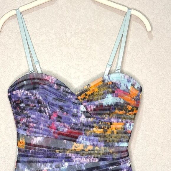 BCBGMAXAZRIA Mini Dress Size 2 Purple Watercolor Ruched Bodycon Strapless Straps - Picture 4 of 8
